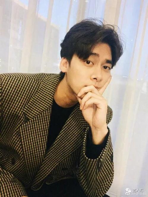 娱乐圈李易峰吃瓜视频,娱乐圈幕后真相大揭秘