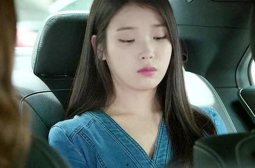 女明星网红跑着回头,惊艳众人目光