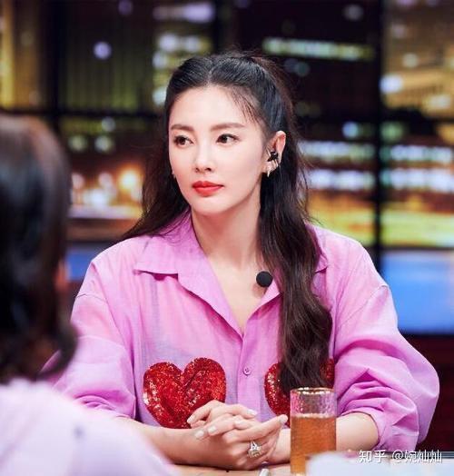 詹雯婷吃瓜爆料是真的吗,真相揭秘还是无端猜测？