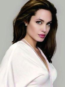 明星网红吃辣粽,明星网红挑战吃辣粽，舌尖上的刺激对决