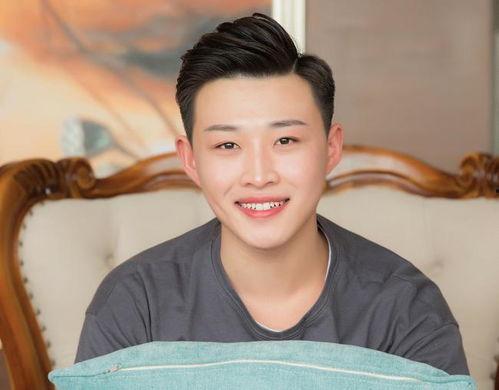 娱乐圈吃瓜爆料 王一博,娱乐圈风云再起，揭秘他的神秘生活