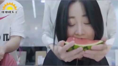 黑小柔吃瓜,揭秘娱乐圈幕后真相