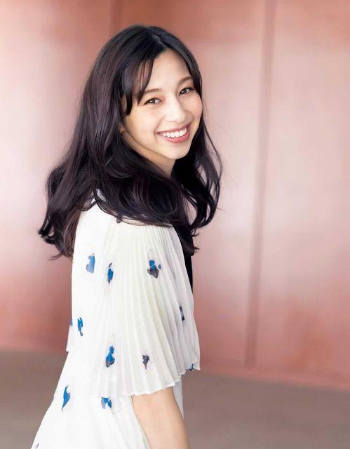 女明星网红合照图像,女明星网红们的甜蜜合影瞬间