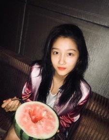 关晓彤吃瓜看站姐爆料,娱乐圈幕后故事大揭秘