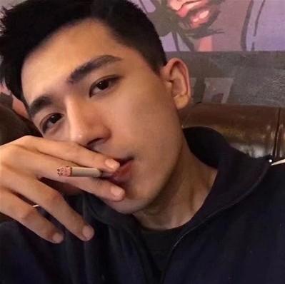 热门吃瓜头像男生霸气,潮流头像背后的时尚态度