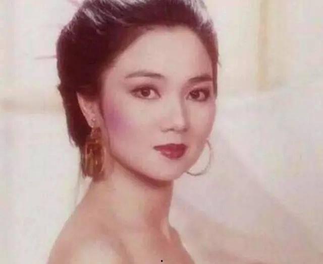 哪些明星网红出轨视频,明星网红出轨视频曝光，情感纠葛引发热议