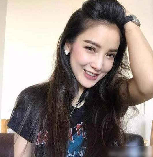 女明星网红合拍视频,甜蜜合拍视频引网友热议