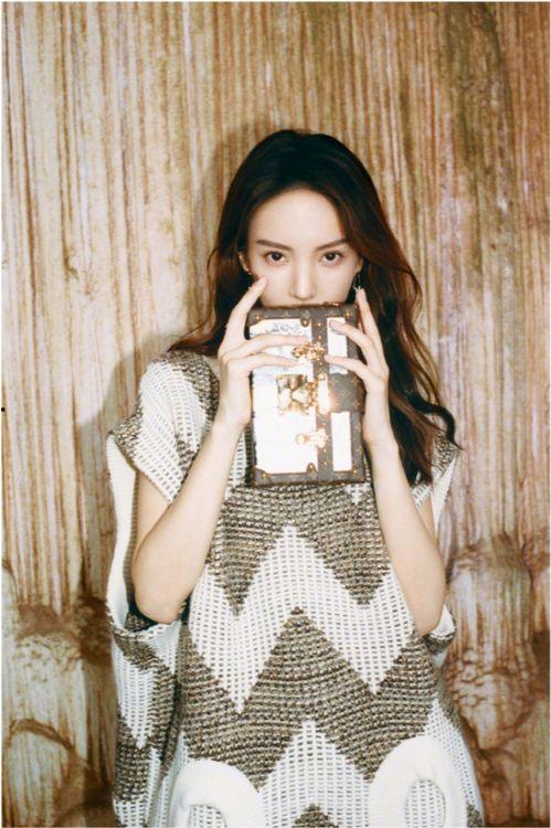 吃瓜君爆料赵丽颖周也,吃瓜君曝两人幕后情谊