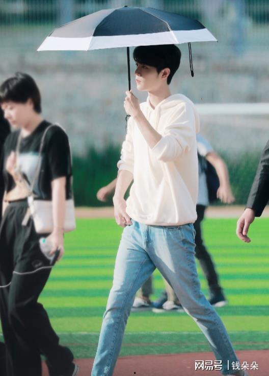 娱乐吃瓜爆料赵丽颖林更新