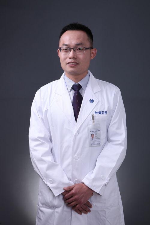 热门大瓜医院主任,热门大瓜背后的真相与反思